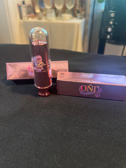 Oñi’s lipstick